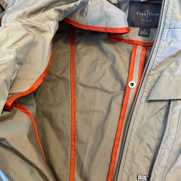 S Cole Haan Tan Packable Parka Rain Jacket Small Hooded Khaki Tan Brown Classic - Picture 7 of 16